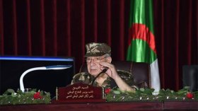 قايد صالح: أحرص على الاطلاع ميدانيا على المستوى الذي بلغته قواتنا