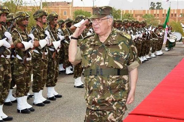 Gaïd Salah en visite de travail et d’inspection à Oran
