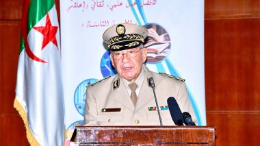 Gaid Salah: “By Hoisting The National Emblem, The Algerians Unleashed A Potent Response To The Gang And Its Relays”