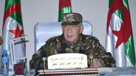 قايد صالح: العمل التطويري الناجح يتطلب الاستغلال الحسن لتراكم الخبرات والتجارب