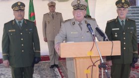 ڤايد صالح: من الضروري تمتين علاقكتم مع الشعب