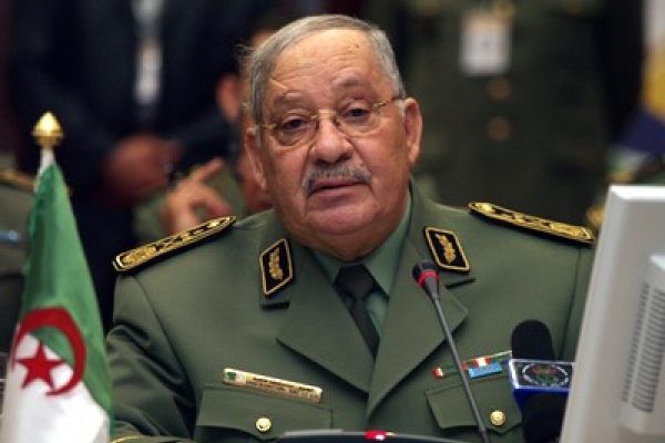 Gaïd  Salah: «L’Armée garantit la sécurité du pays»