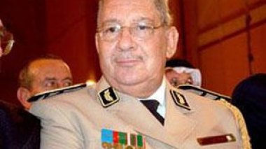 Algerian Army General Gaid Saleh visits the Â«  Red Zone Â»