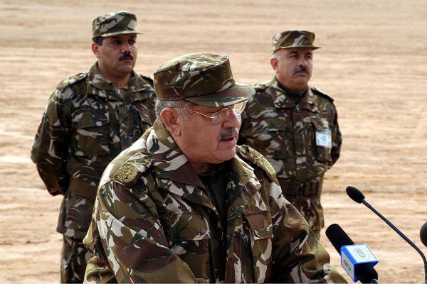 Gaid Salah: we are determined to build a strong and sophisticated army