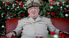 قايد صالح: عليكم باليقظة.. للجزائر أعداء يضمرون لها الشر