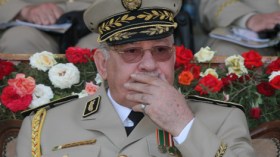 ملفات 8 آلاف مشطوب من الجيش على طاولة ڤايد صالح