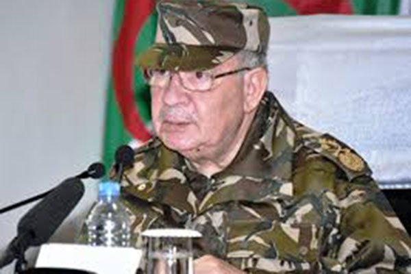 Gaïd Salah interrogé sur le crash l’avion à Boufarik