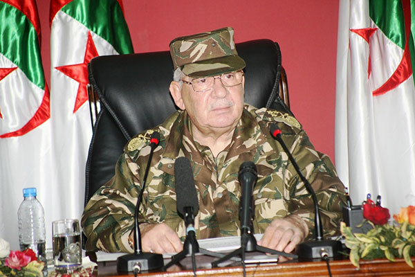 Gaïd Salah: “Il est hors de question de toucher à la sécurité de l’Algérie”