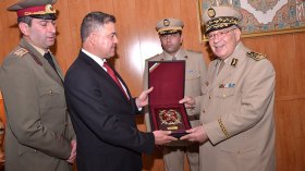 الفريق قايد صالح يستقبل وزير الدفاع البلغاري