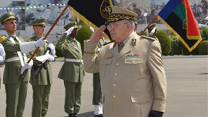 ترقية عمداء إلى ألوية وعقداء إلى عمداء