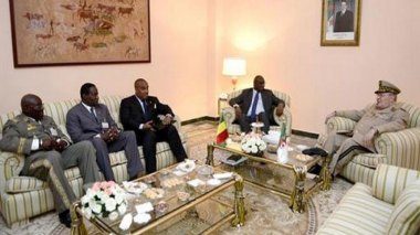 Gaïd Salah s'entretient avec le ministre malien de la Défense