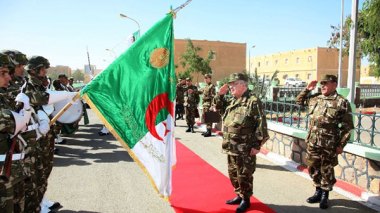Gaïd Salah pour  redoubler de veille et de vigilance
