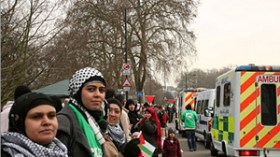 280  شخصا ينامون في الشاحنات، يشتاقون الاستحمام ومتلهفون لدخول غزة