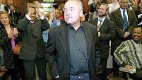 غالواي : نصر الله على حق والسنيورة  على باطل