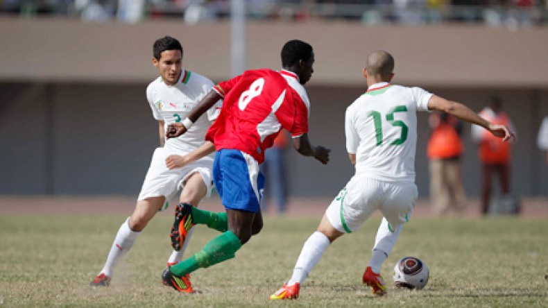 وفد منتخب غامبيا يحل بالجزائر