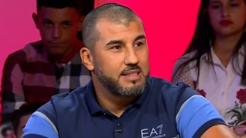 “إنه شخص يناقض كلامه وتنازلت عن مستحقاتي لشخص محتاج”