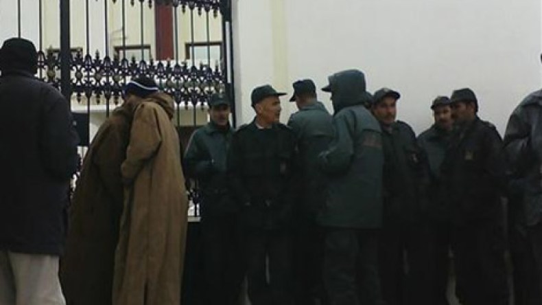 عمال قطاع الغابات على خطى الشرطة