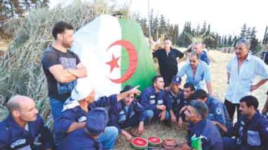 Les gardes communaux se préparent pour une impressionnante marche