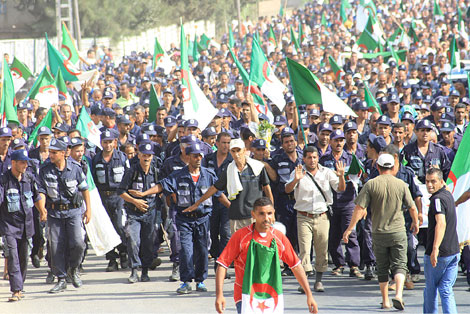 Municipality guards elements demand and inquiry over the death of their comrade