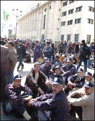 Interior Minister: â€œMunicipality guards to be fired if they protestâ€