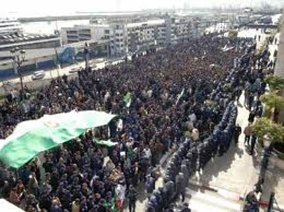 Les gardes communaux occupent de nouveau la place des Martyrs