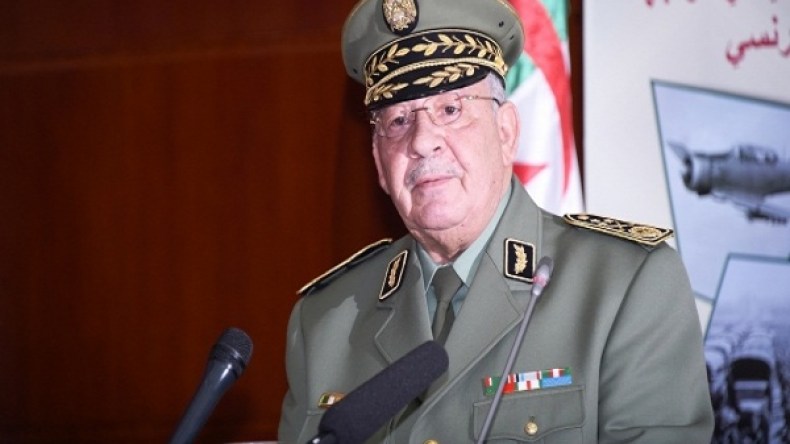 قايد صالح: الكتّاب جنود يكافحون ثقافيا