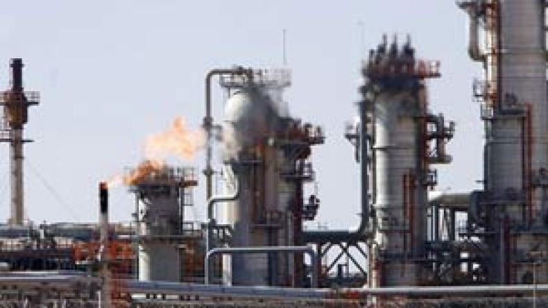 عقد بمليار دولار لتطوير حقول غاز في الصحراء الجزائرية