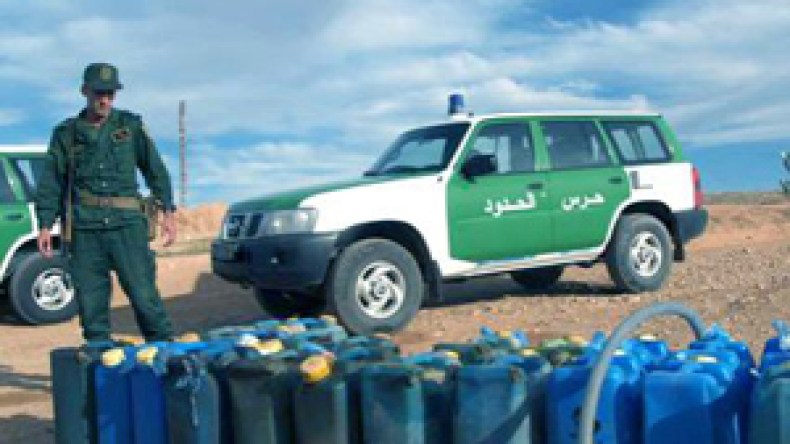 الدرك يطارد مهربي الوقود ويمشط الصحراء بمروحيات ويحجز سيارات رباعية الدفع