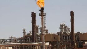 النفط بالفعايل والزلط بالوجوه!