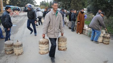 Heater Gas Scarcity Provoke Anger of Citizens Amid Freezing Weather