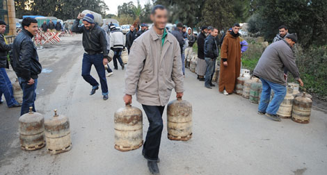 Heater Gas Scarcity Provoke Anger of Citizens Amid Freezing Weather