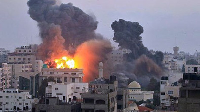 استشهاد 4 فلسطينيين في غزة بغارة استهدفت سيارة