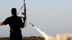 أسلحة  القذافي تصل إلى يد المقاومة الفلسطينية في القطاع