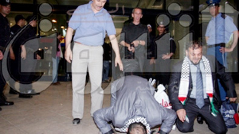 في  مطار  هواري  بومدين  شكرت  مرمرة  وغزة ..  وتذكرت  الشهداء