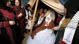 رغم الحرب.. عرس فلسطيني في مدرسة إيواء بغزة