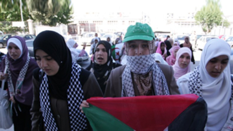 الجزائريون بصوت واحد..”حلوا الحدود لنحارب اليهود”