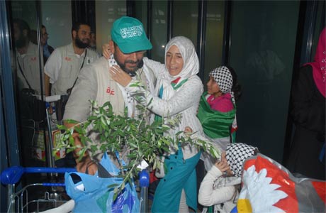 Abdelkader Hadjar facilite le retour de la délégation algérienne au pays