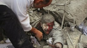 جزائريون حملوا أدوية وأفرشة إلى مقر السفارة الفلسطينية وآخرون طالبوا بالجهاد ضد الصهاينة