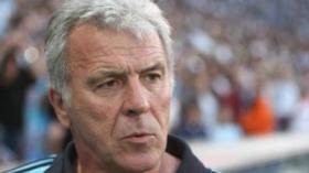 أنباء عن تنحية بلماضي وتعيين غيرتس مدربا للخويا