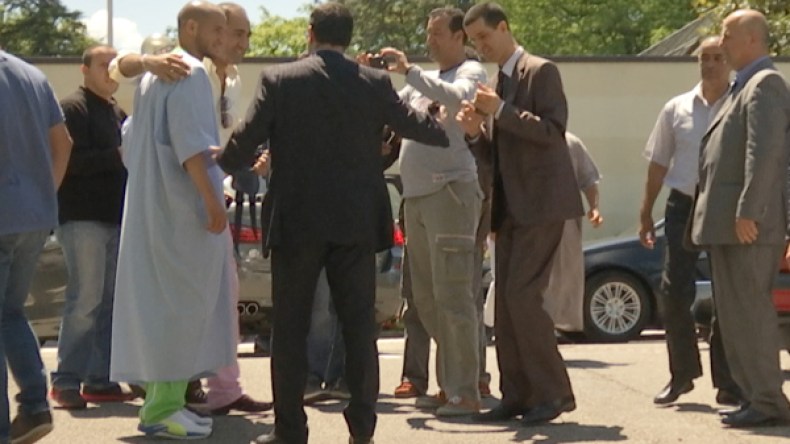 “الخضر” يؤدون صلاة الجمعة في سويسرا