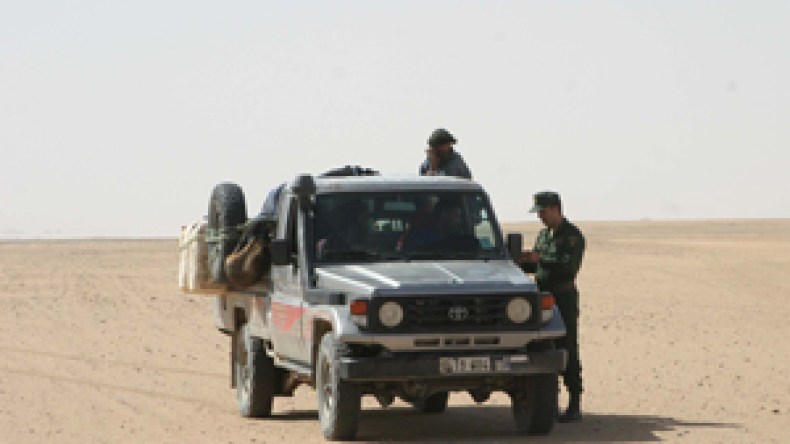 بارونات التهريب تتناحر على “مناطق النفوذ” بالصحراء الكبرى