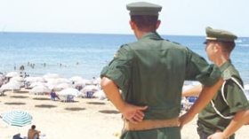 50 mille gendarmes mobilisés et 8 mille engins et équipes sénothechniques et chiens dressés pour protéger les estivants.