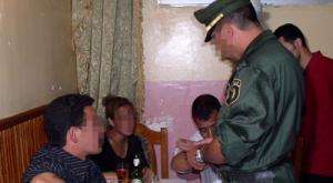 Sur les traces des trafiquants de drogue et d’armes