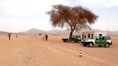 Les notables Touareg appellent Bouteflika à ouvrir la frontière avec la Libye