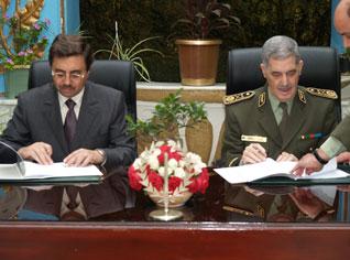 Algeria :  Gendarmerie, Customs draft joint road-map to quell corruption, banditry, criminality