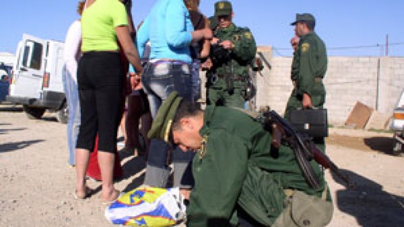 سقوط شبكة دولية لتهريب المخدرات