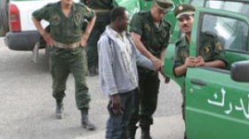 الإطاحة بشبكة تبتز المواطنين وتسرق ممتلكاتهم