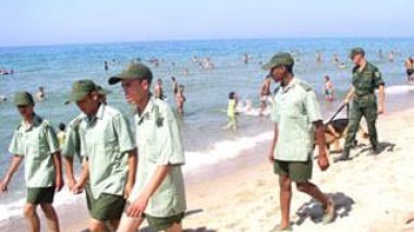 120,000 policemen to ensure security during summer season in Algeria