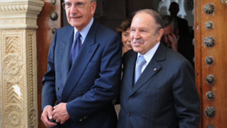 مبعوث أوباما يلتقي بوتفليقة ويطلب نصحه في زيارة مفاجئة