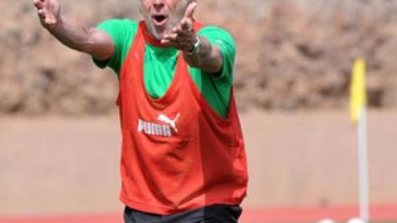 غيريتس: “اللاعبون قاموا بمباراة كبيرة.. لكن الحكم أراد أن تفوز الجزائر”